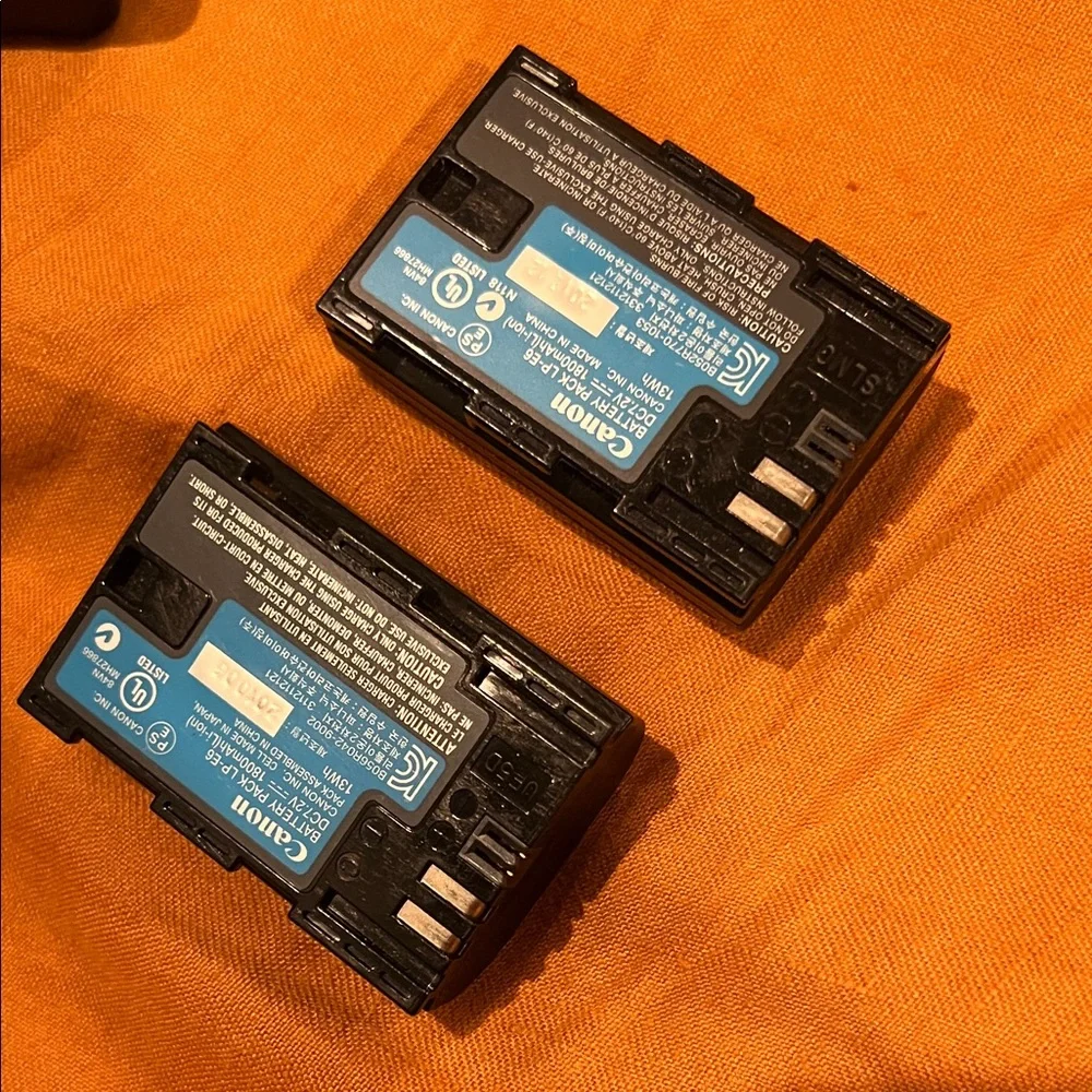 Canon LP-E6 Battery 2 pack and double Charger Kit